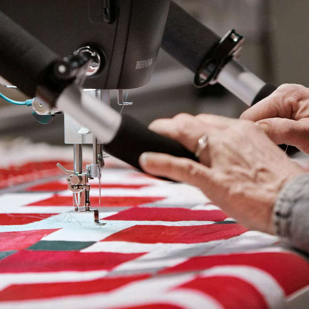 Bernina Q20 Longarm Quilting Machine with Pro Frame